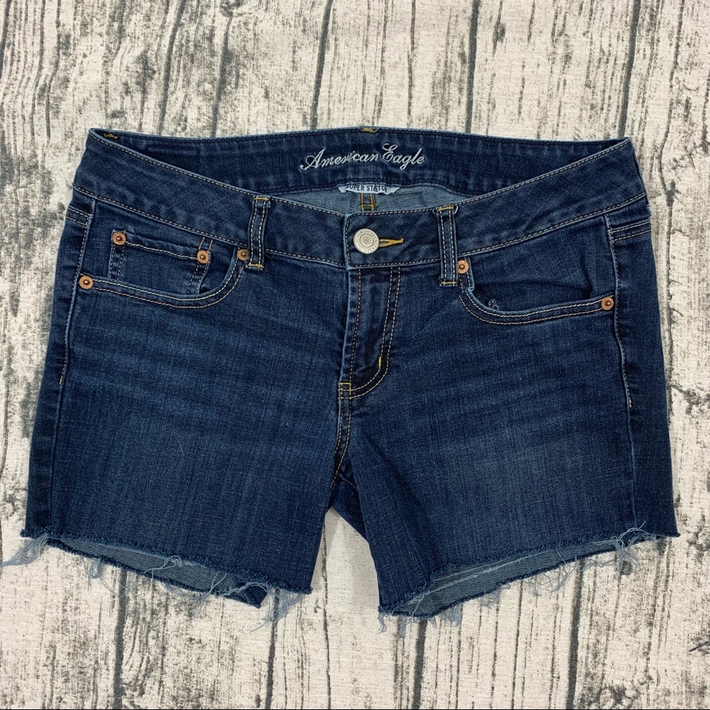 AEO low rise super stretch favorite boyfriend denim shorts 10